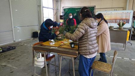 それぞれ好きな形を作っていきます。