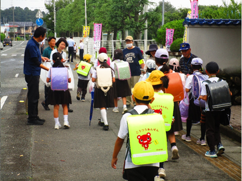 青少年非行防止キャンペーン(あいさつ運動)事業の写真