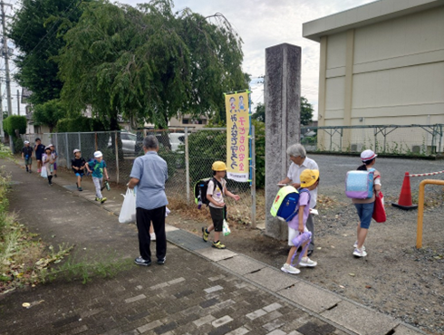 青少年非行防止キャンペーン(あいさつ運動)事業の写真
