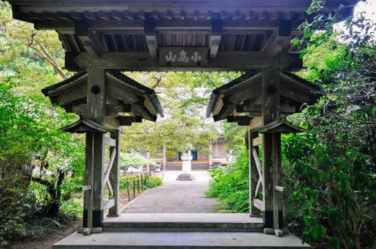 同慶寺の山門です