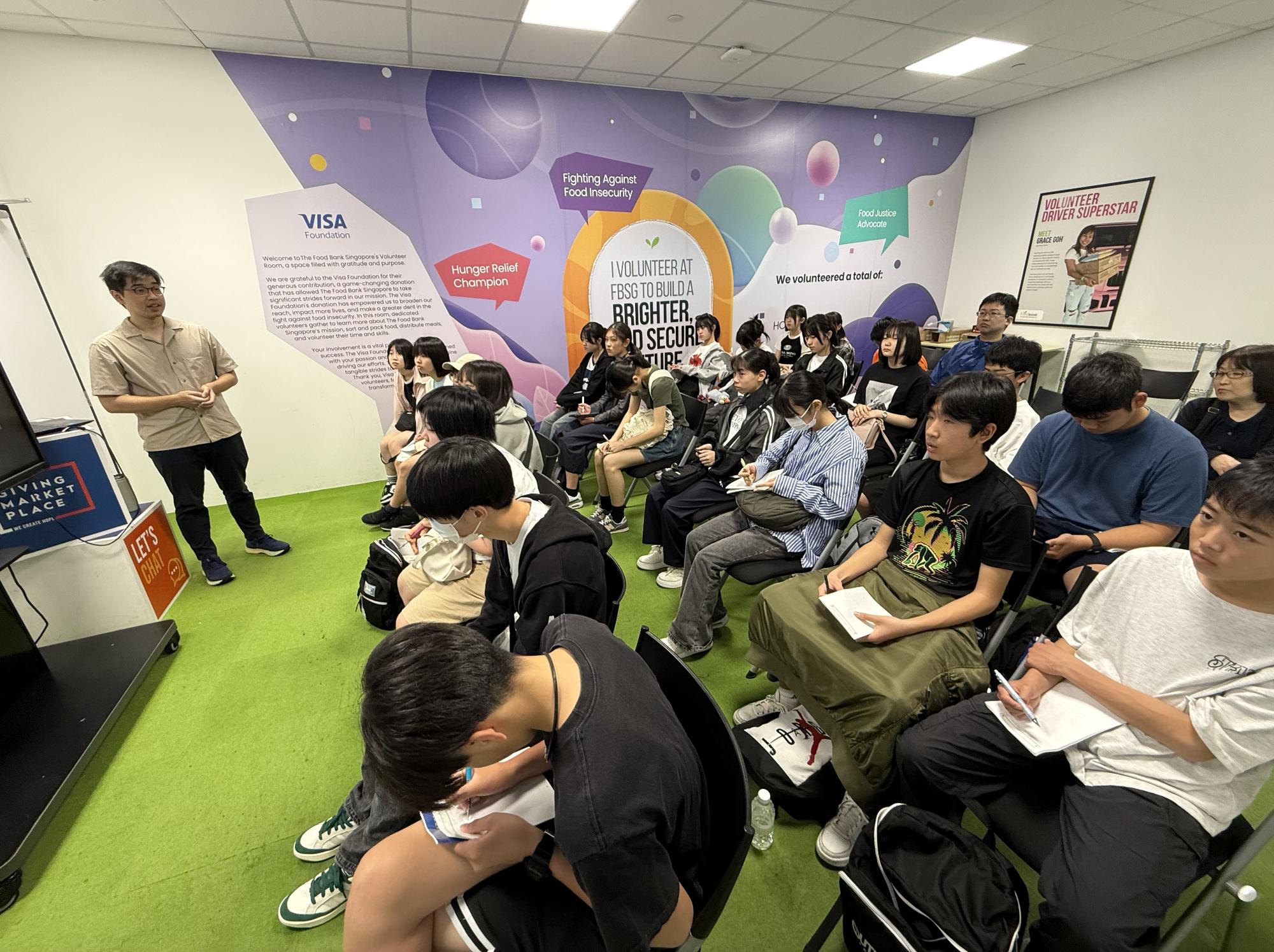 R6Singapore0301