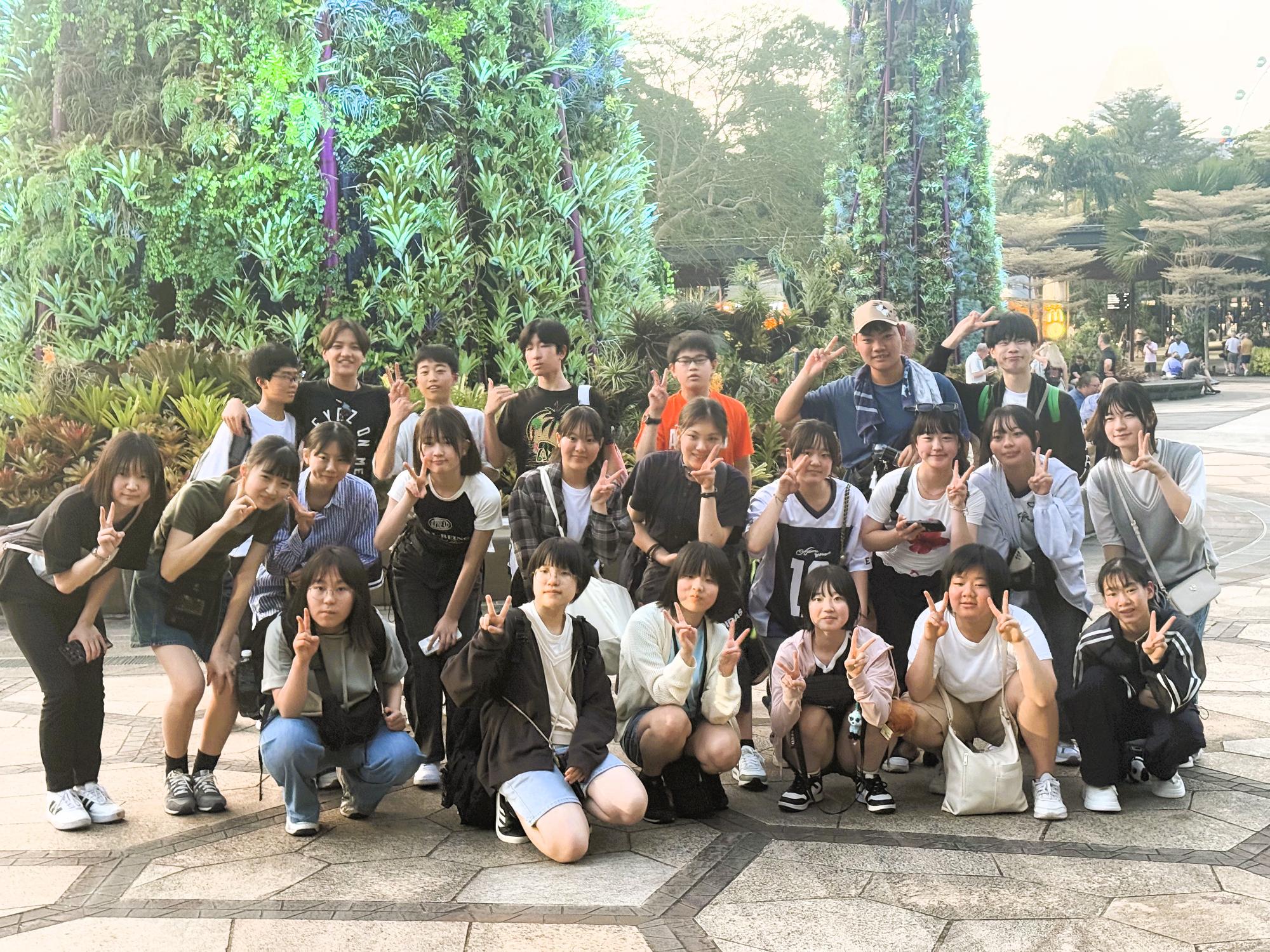 R6Singapore0306
