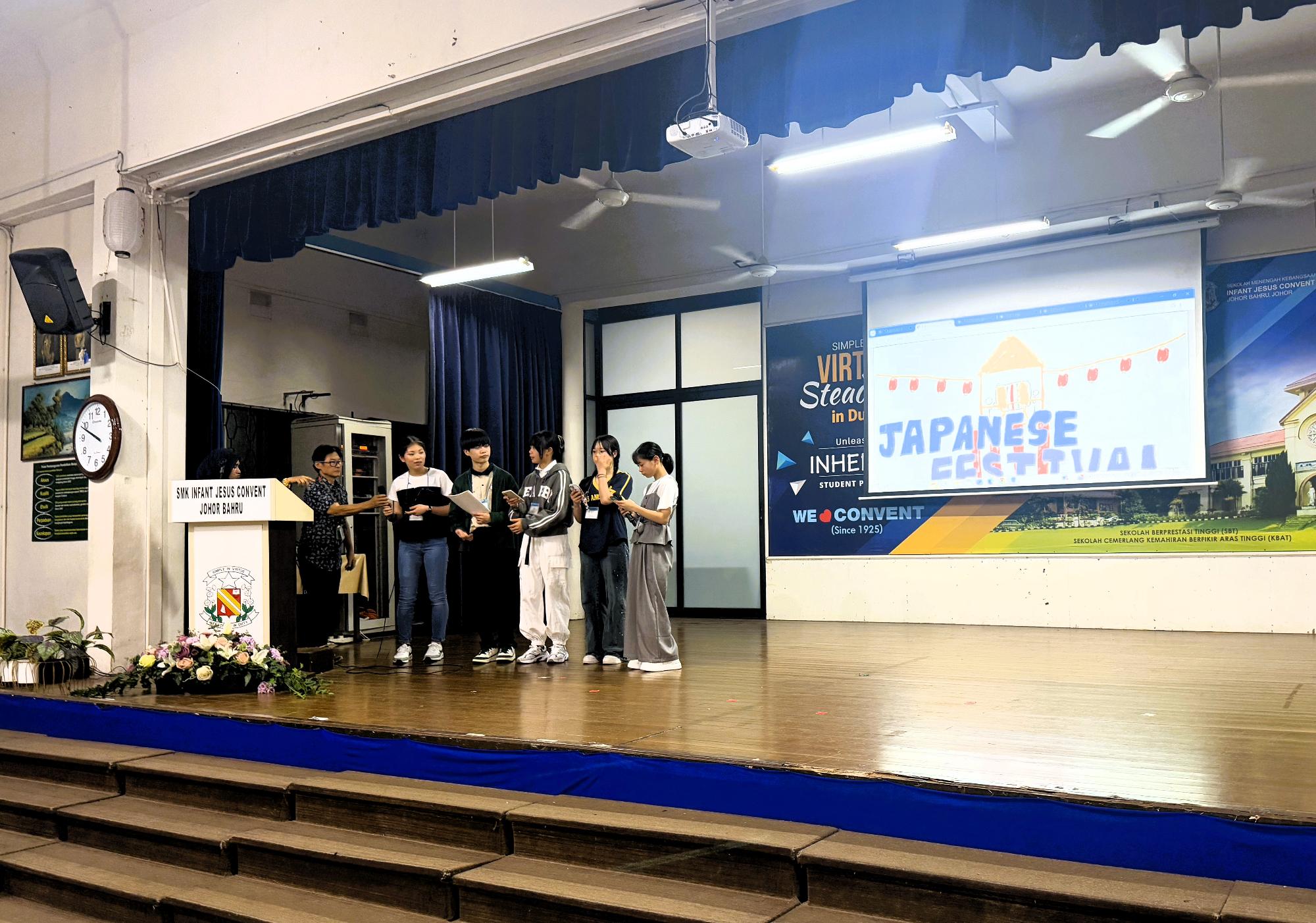 R6Singapore0402