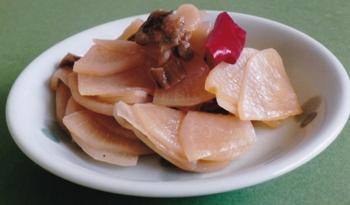 大根、芋がらなどを醤油ベースで甘辛く煮たべんけいレシピが出来上がった写真
