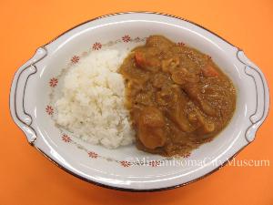 器に盛りつけたホッキカレー