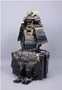 盛上本小札紺糸裾濃威胴丸の写真