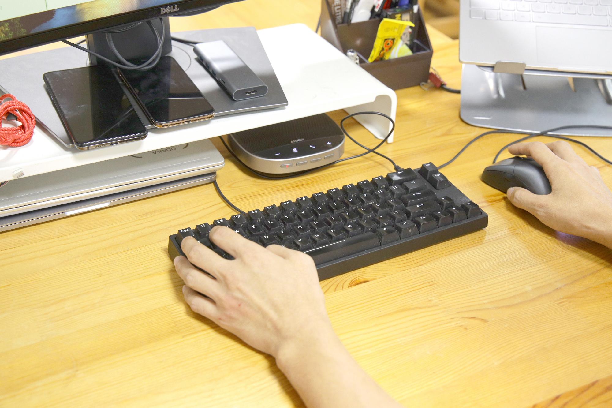 山内さんの商売道具 キーボードとマウス