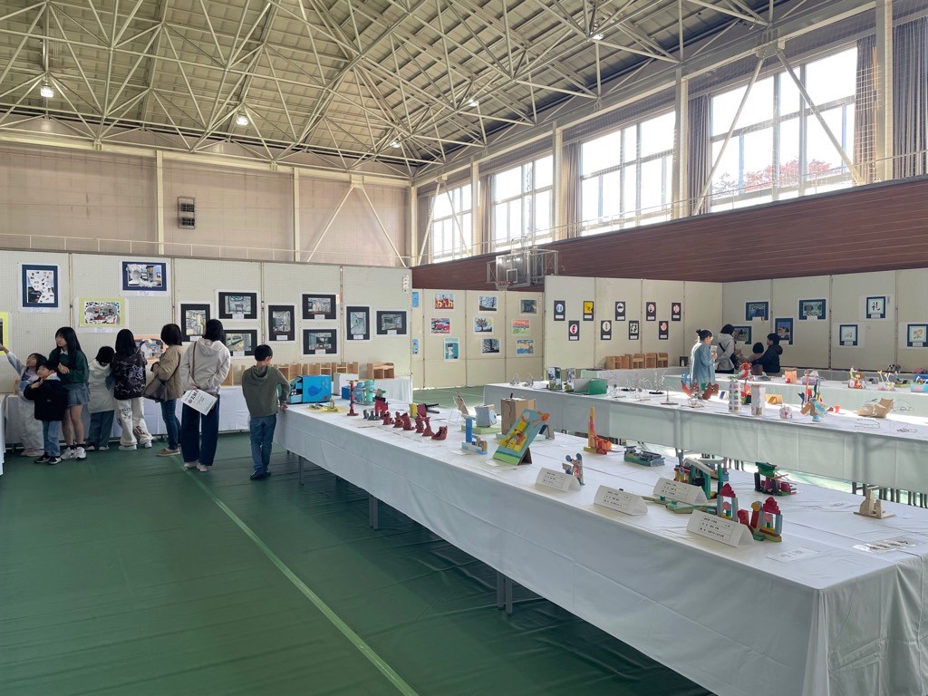 市美展会場の様子