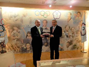 台湾オリンピック委員会・陳副主席（右）