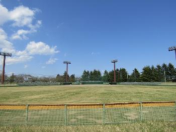 球場（センター方向から）の写真