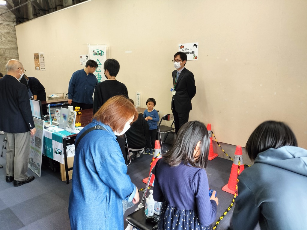 こども未来フェスティバルにおける大学生ワークショップの様子