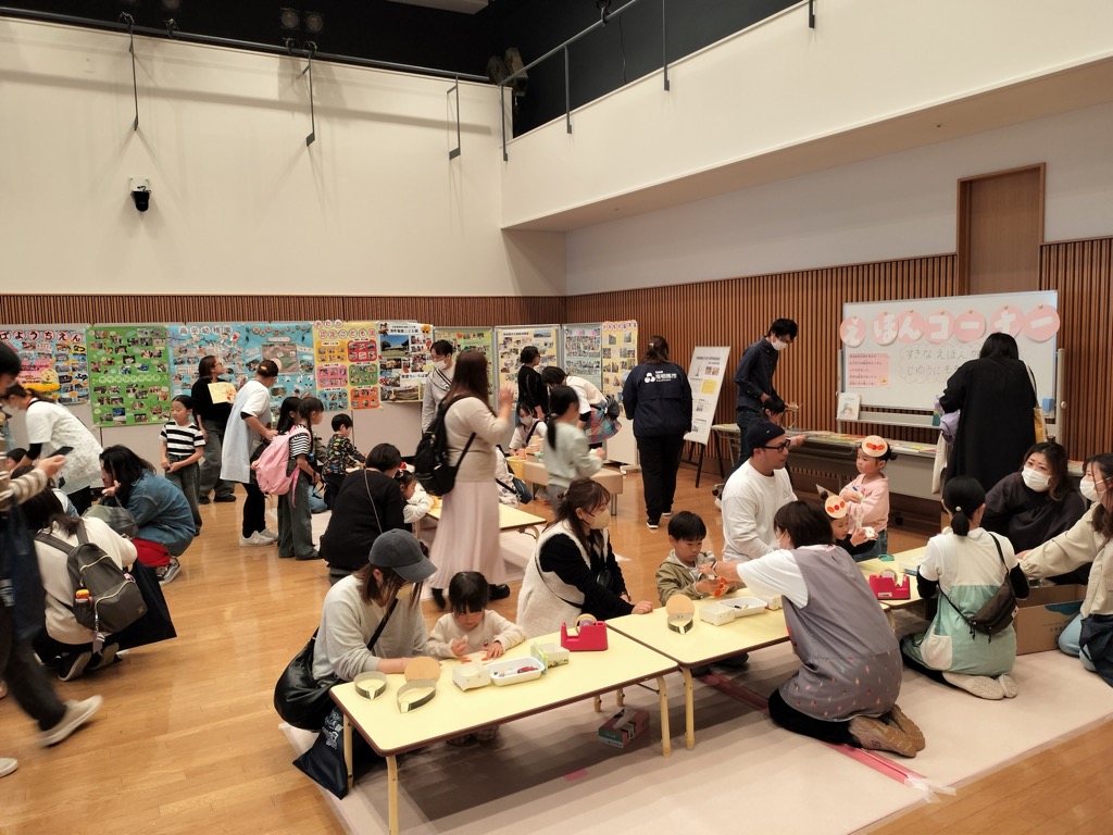 こども未来フェスティバルにおける保育園・幼稚園のひろばの様子