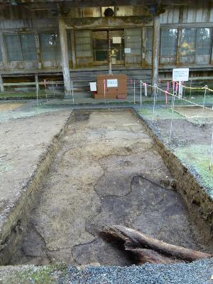 参道に伴う整地跡