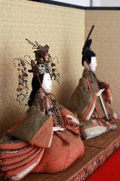 seated hina dolls from the side