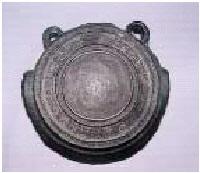 銅製鰐口（正長元年鋳造）の写真