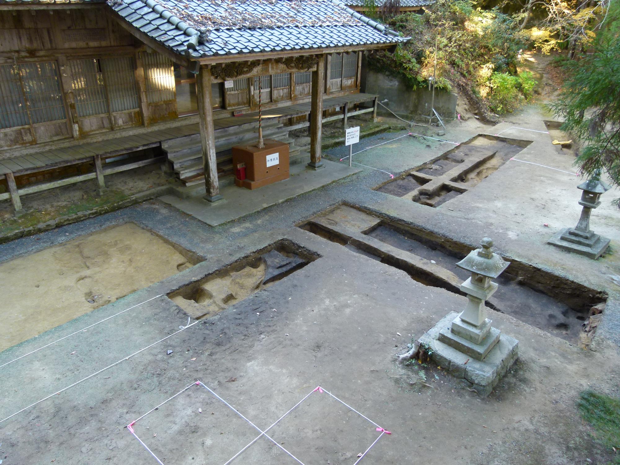 薬師堂石仏発掘調査