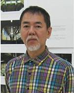 白い髭を生やした島尾伸三氏のバストショットの写真