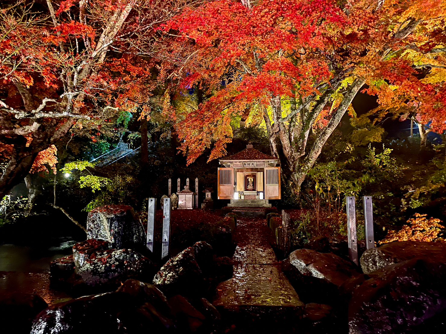 宝蔵寺の紅葉