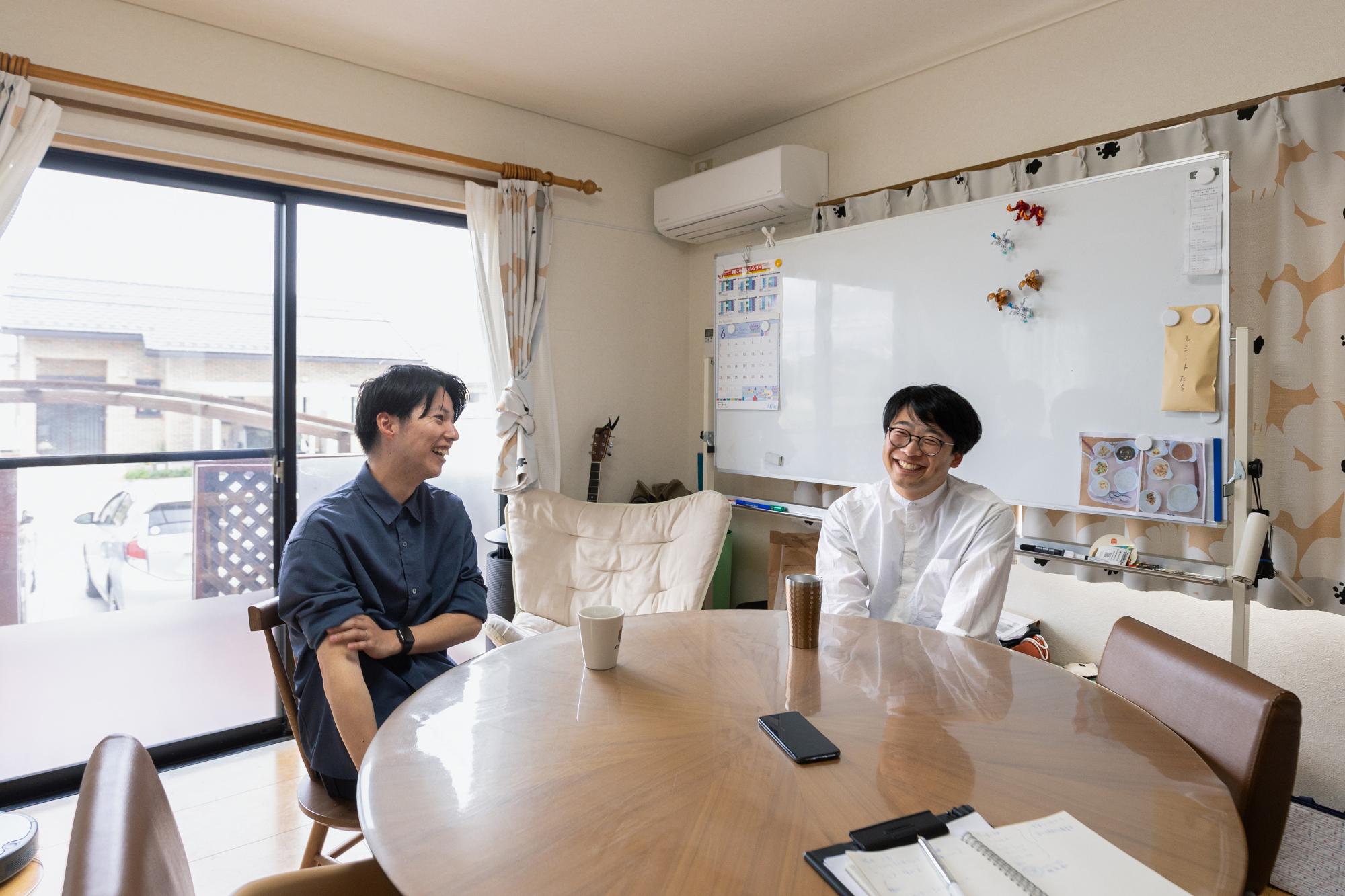 笑顔の齋藤さんと只野さん