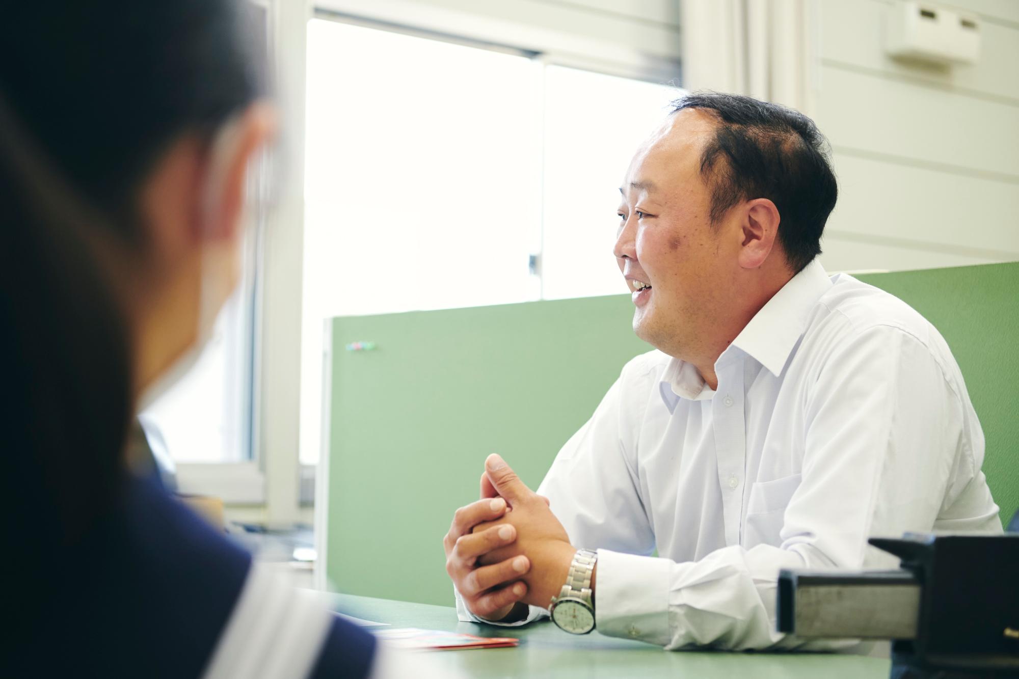 南相馬のちょうどいい暮らしについて笑顔で話す上村さん